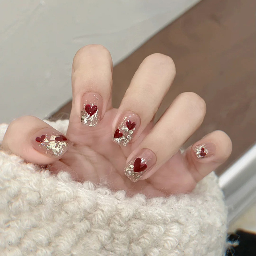 Nail Art Fake - 24枚入り/セット ショートスクエアフェイクネイル 女性用 キュートな赤白ハート フルカバーネイルチップ アクリル製プレスオンつけ爪