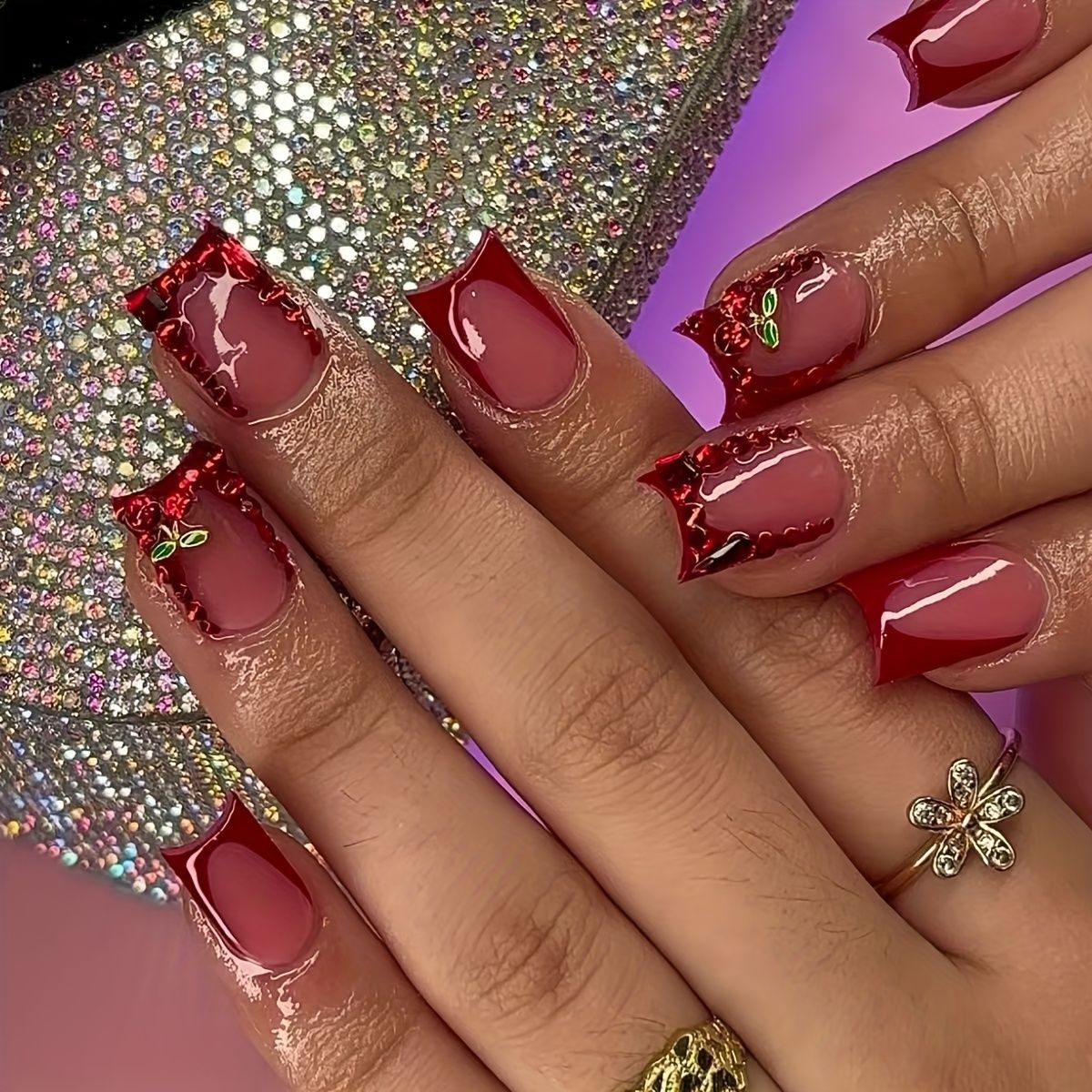 Nail Art Red Cherry - 24枚入り完成品フェイクネイル フレンチレッド ショートスクエア 付け爪 シンプルチェリーダイヤモンドデザイン バレエプレスオンネイル