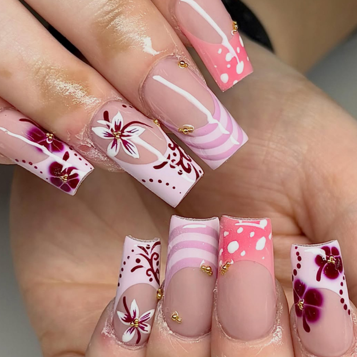 24枚入りミッドレングスフレンチスクエアヘッドつけ爪、ストラ - Nail Art Fake のレビューと価格