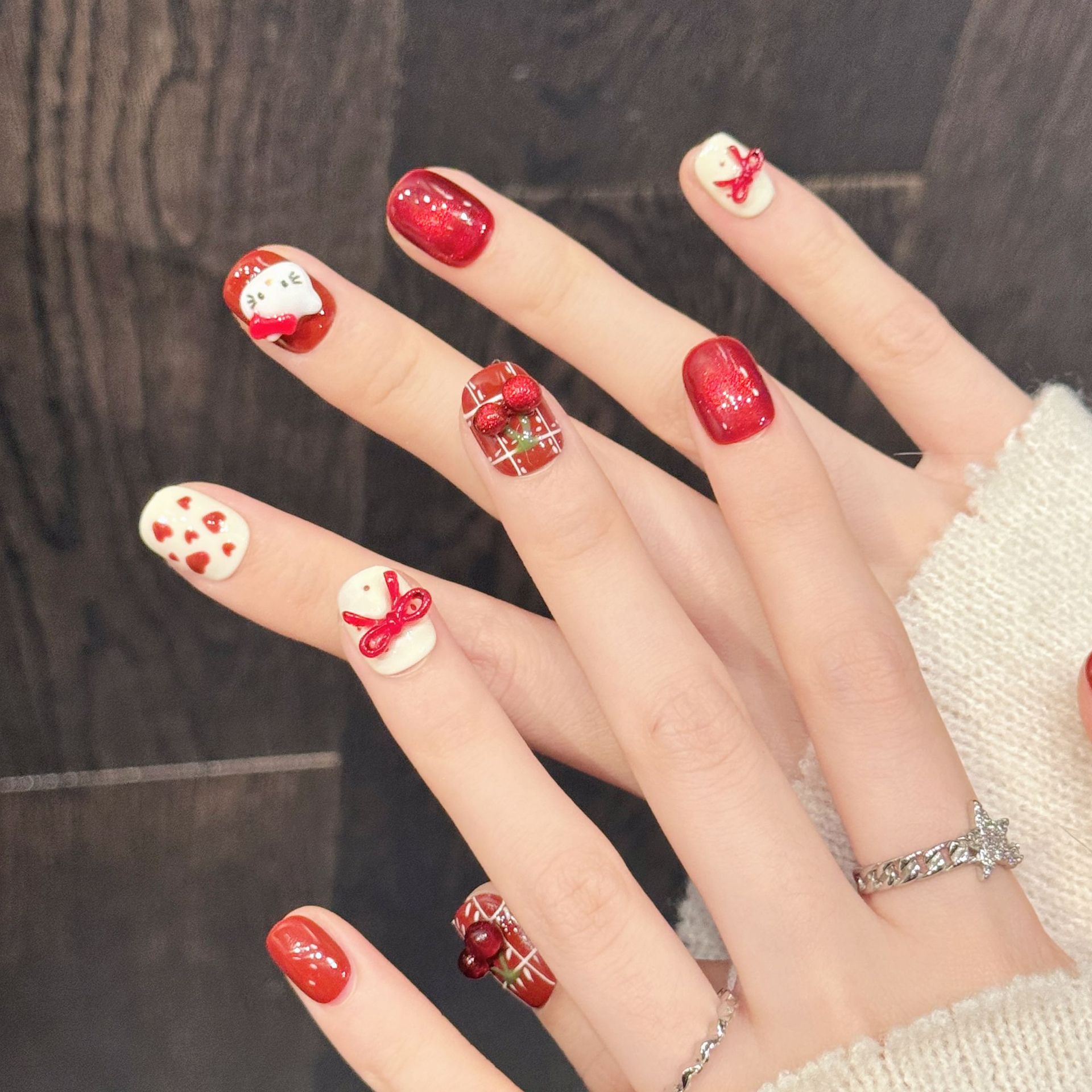 10個入り ハンドメイド ネイルアート レッドホワイト チェ - Nail Art Red Cherry のレビューと価格