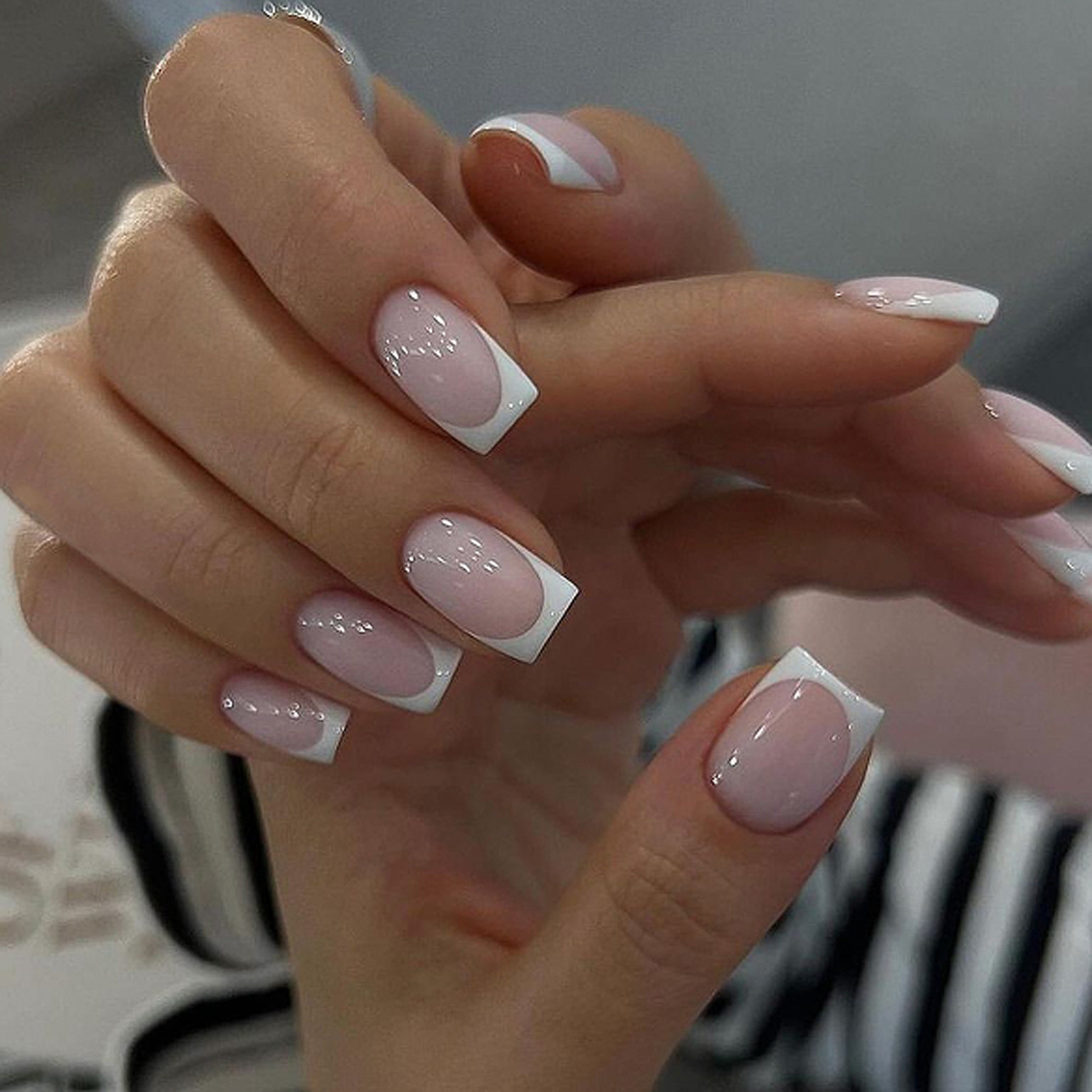 24枚入り シンプルバレエグリッター 取り外し可能ネイル ピ - Nail Art Fake のレビューと価格